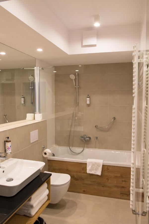 Aparthotel Termy 乌涅尤夫 外观 照片