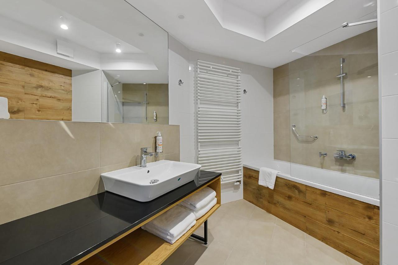 Aparthotel Termy 乌涅尤夫 外观 照片